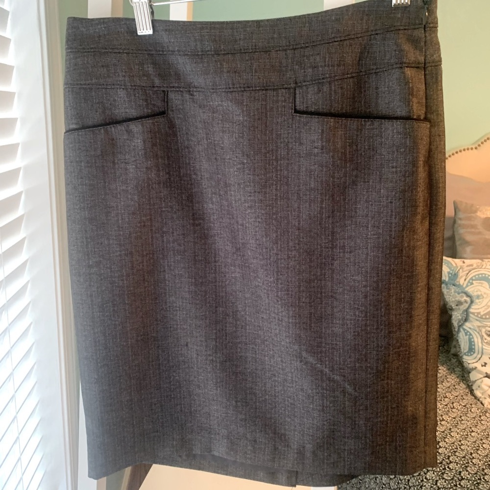 The Limited size 4 skirt